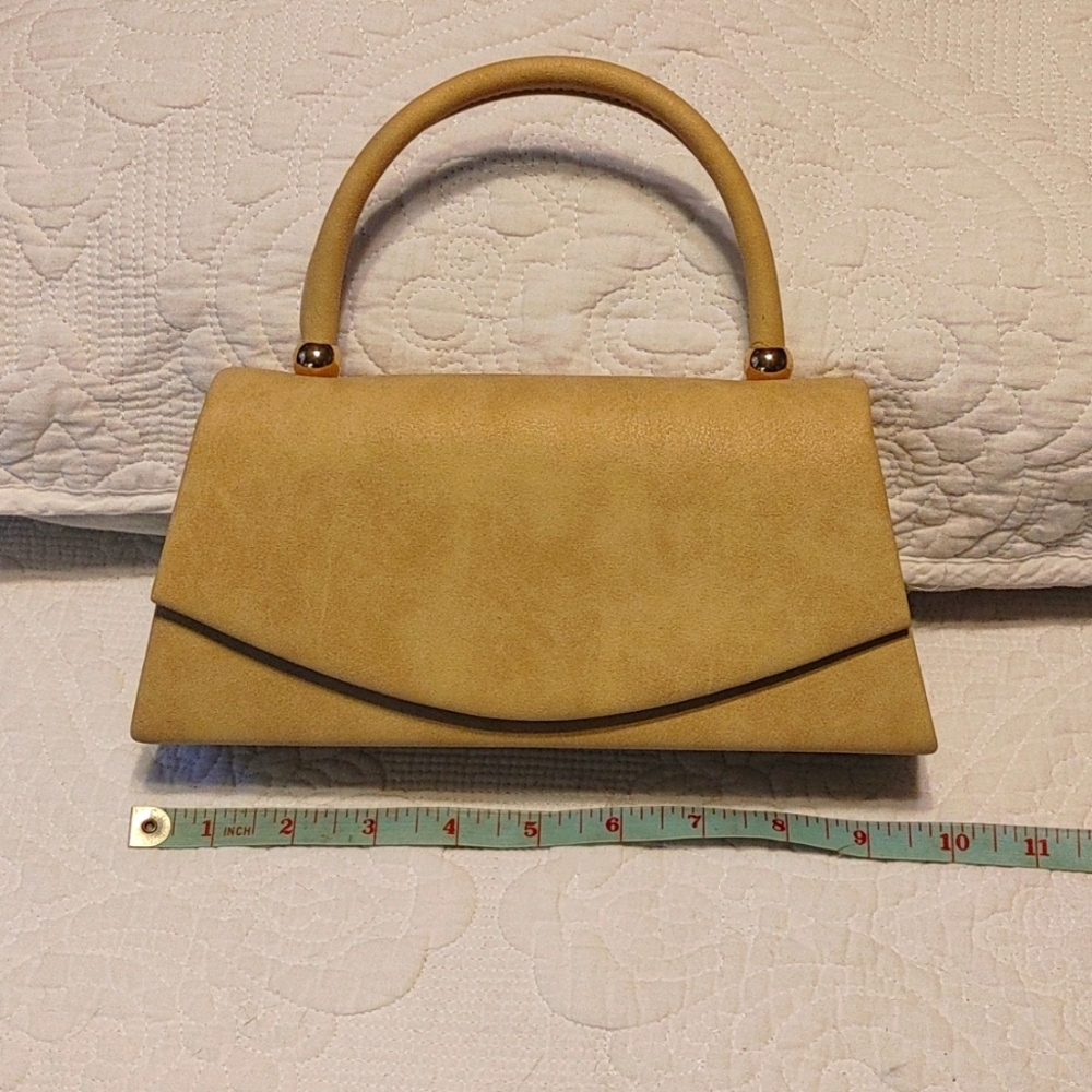 Cream purse